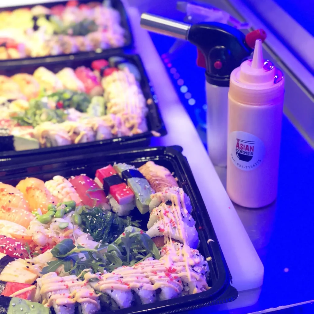 Meny Asian Corner Varmrätter