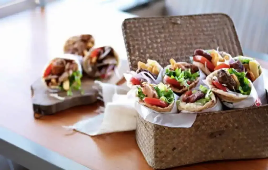 Meny Meat the Greek Pita-menyer